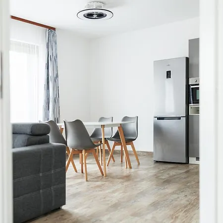 Near Golf Kuneticka Hora, Dritec Appartement *
