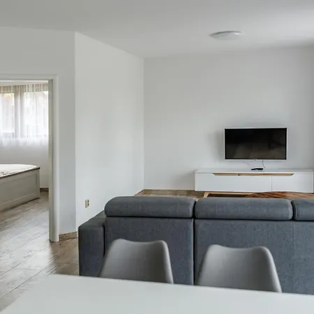 公寓 Near Golf Kuneticka Hora, Dritec