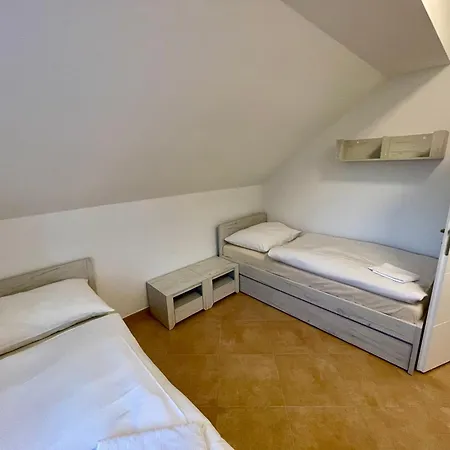 Appartement Near Golf Kuneticka Hora, Dritec