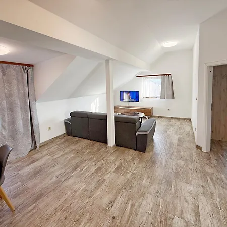 Appartement Near Golf Kuneticka Hora, Dritec